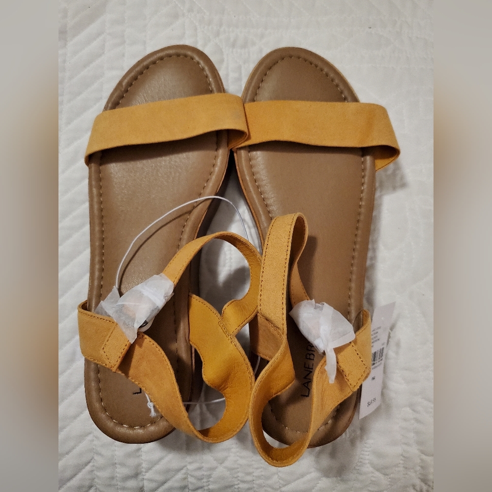 Wide width platform sandals